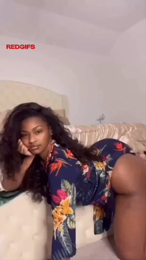 Thick Ebony TikTok Thot Makes That Fat Ass Jiggle 🍑🔥