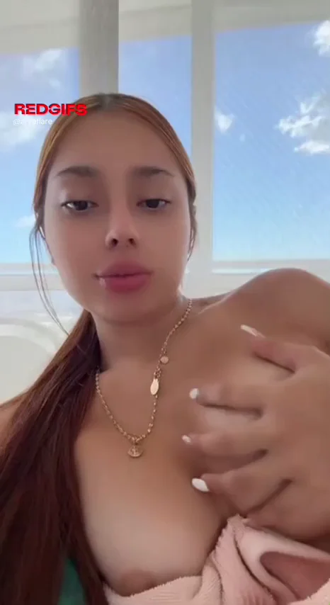 Cute Redhead Tease Drops Slutty Perky Tits Like a Savage Text Fight Burn
