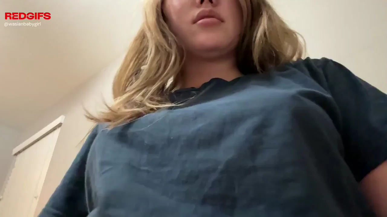 Are My Juicy Tits Big Enough? 😍🍈🍈