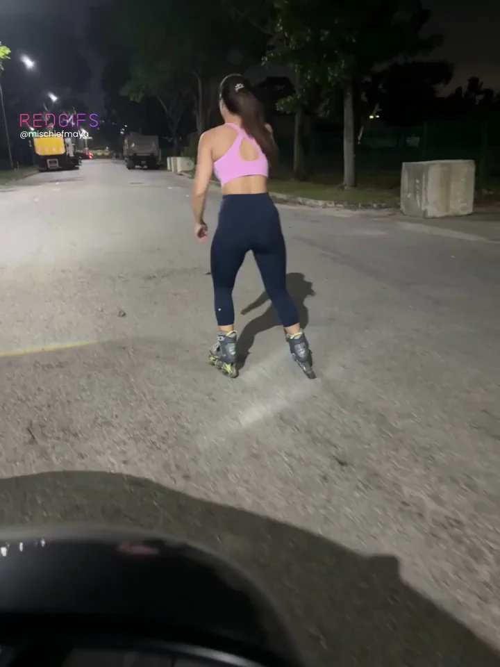 🔥 Asian MILF Rollerblades Her Juicy Tits in Public Joyride 😈🛼