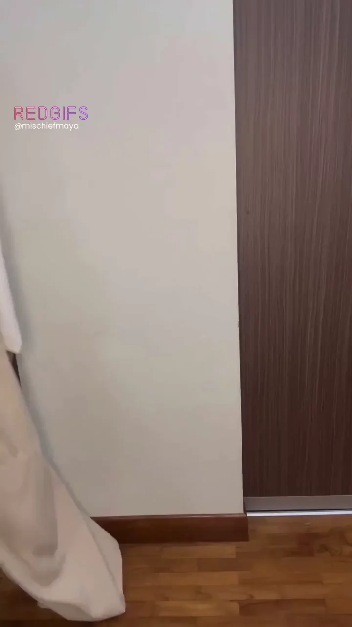🔥 Asian MILF Ditches White Bra, Tits Out & Ready to Huff 💨🍑