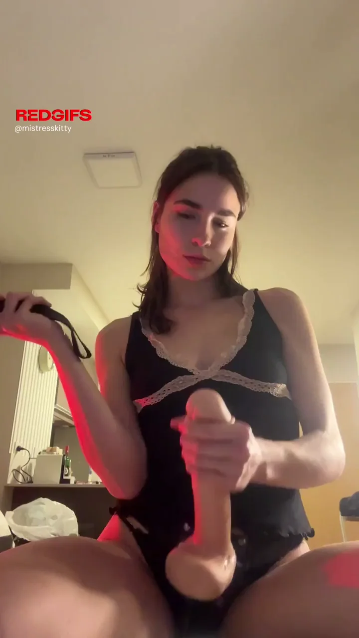 Petite Brunette Babe Wants a Slave to Worship Her Huge Dildo 🍆👑 [F]