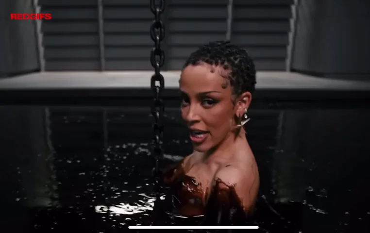 Ebony Babe's Steamy Bathtub Tease in Black Slime