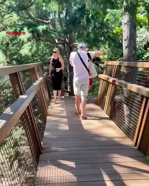 Hot 48yo Mom Dares to Flash Tits on Serralves Park Bridge 😈🍈🍈