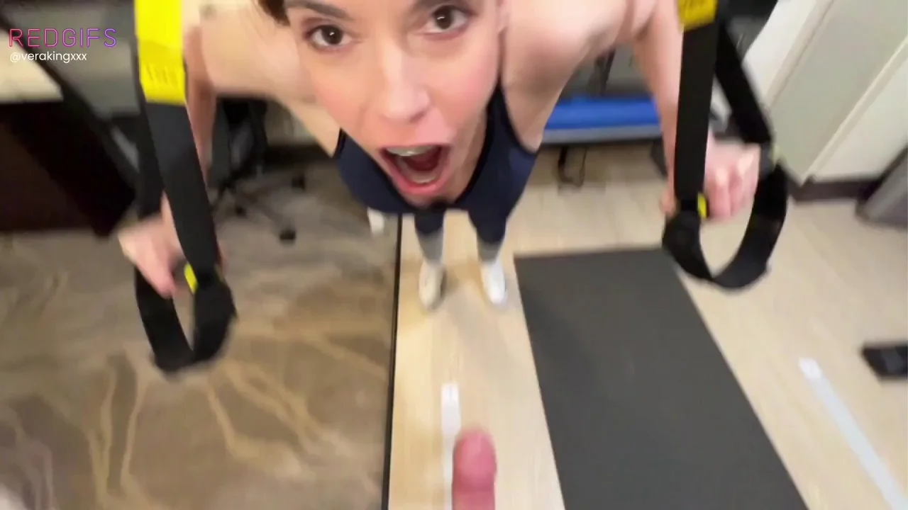 Gym Slut's Chest Workout Turns into Throatpie Feast
