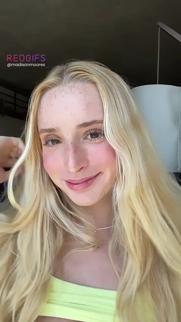 [GIF] Blonde, busty, and all-natural