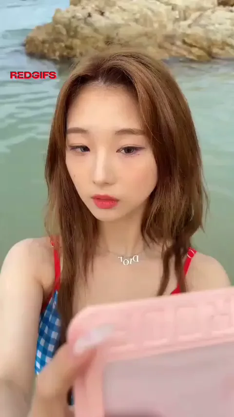 Yeojin's Petite K-Pop Tease: Bikini Drip by the Rocks
