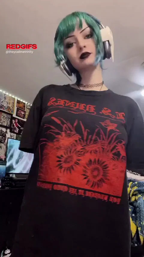 Goth Babe's Juicy Tits Poppin' from Below 😈🍒