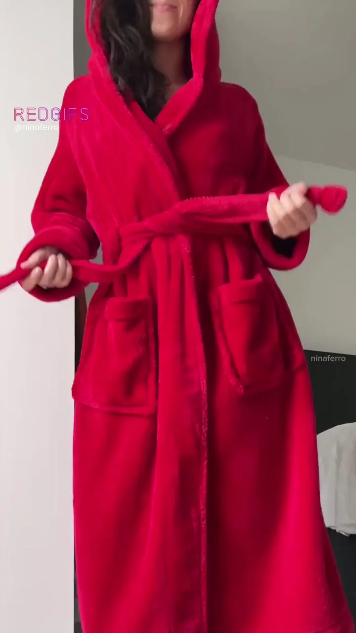 Dressing gown reveal