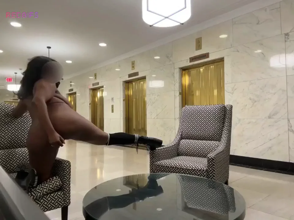 Lobby play