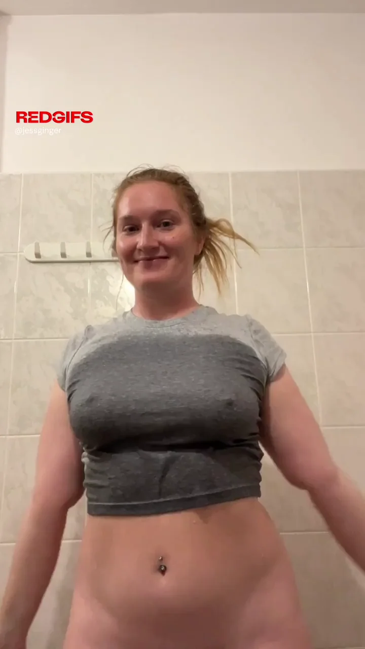 Thick Redhead Slut Teasing Her Juicy Curves 😈🍑