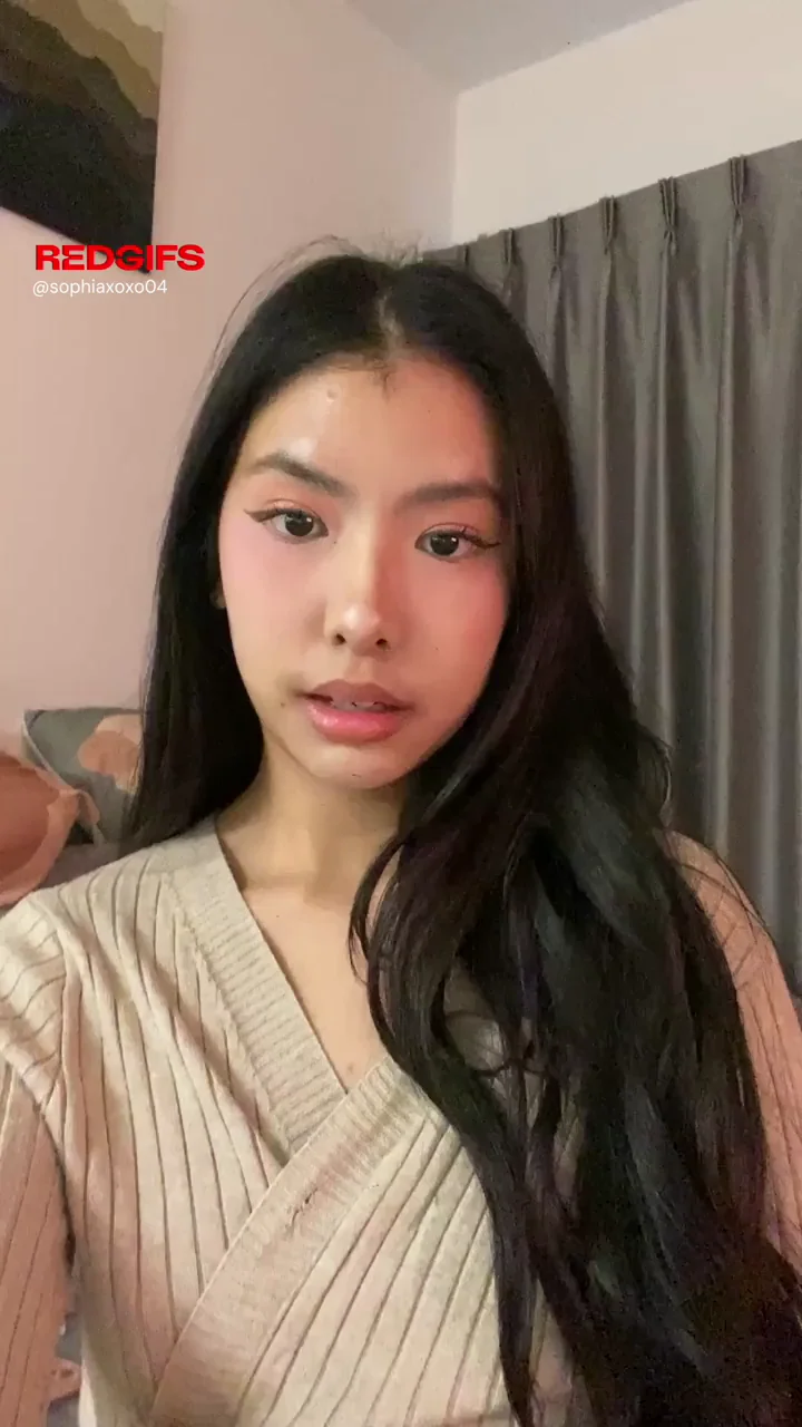 Would You Fuck This Sexy Asian Slut? 😈🍑
