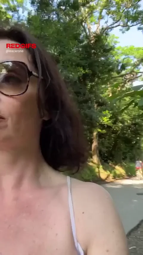 MILF Flashes Massive Tits & Juicy Ass Outdoors 😘💦