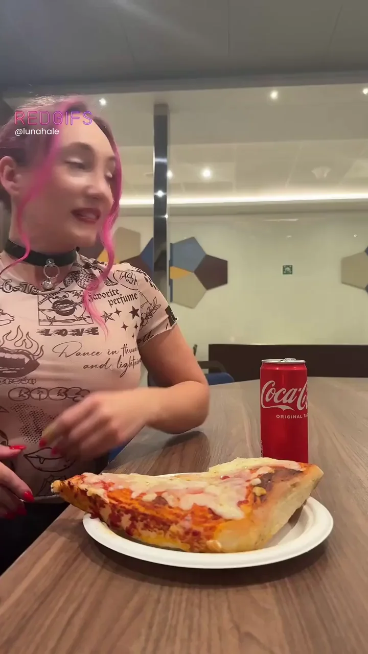 Pizza Slut's Epic Boob Flash Freezes Dude Mid-Bite