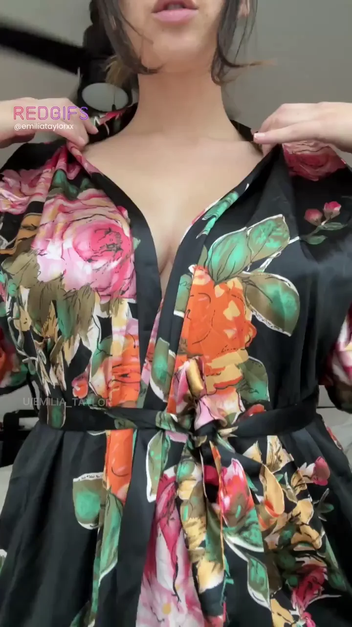 Mommy's Massive Tits Crave Your Hungry Mouth! 🍒💦