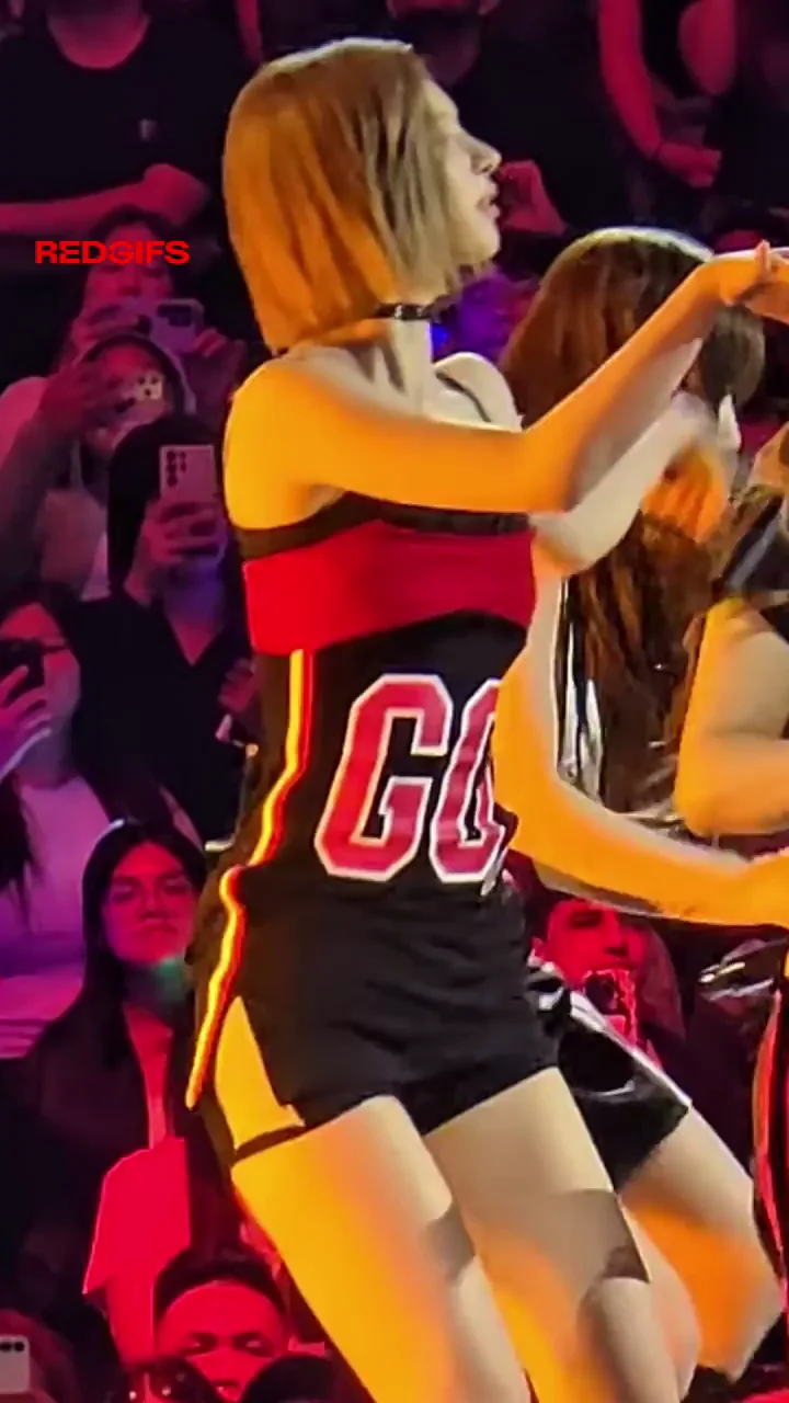 NMIXX Bae's Slutty Ass Shake: Korean Idol Booty Tease