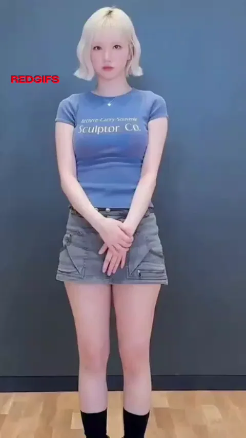 Eunha from VIVIZ Teases in Tiny Shorts & Crop Top 💃🔥