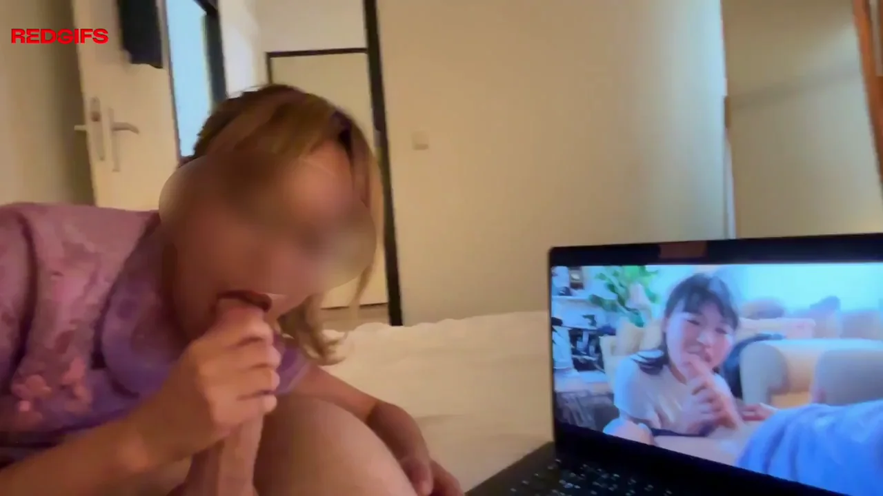 Petite Asian Stepsis Sucks Stepbro's Thick BWC While Watching JAV Porn