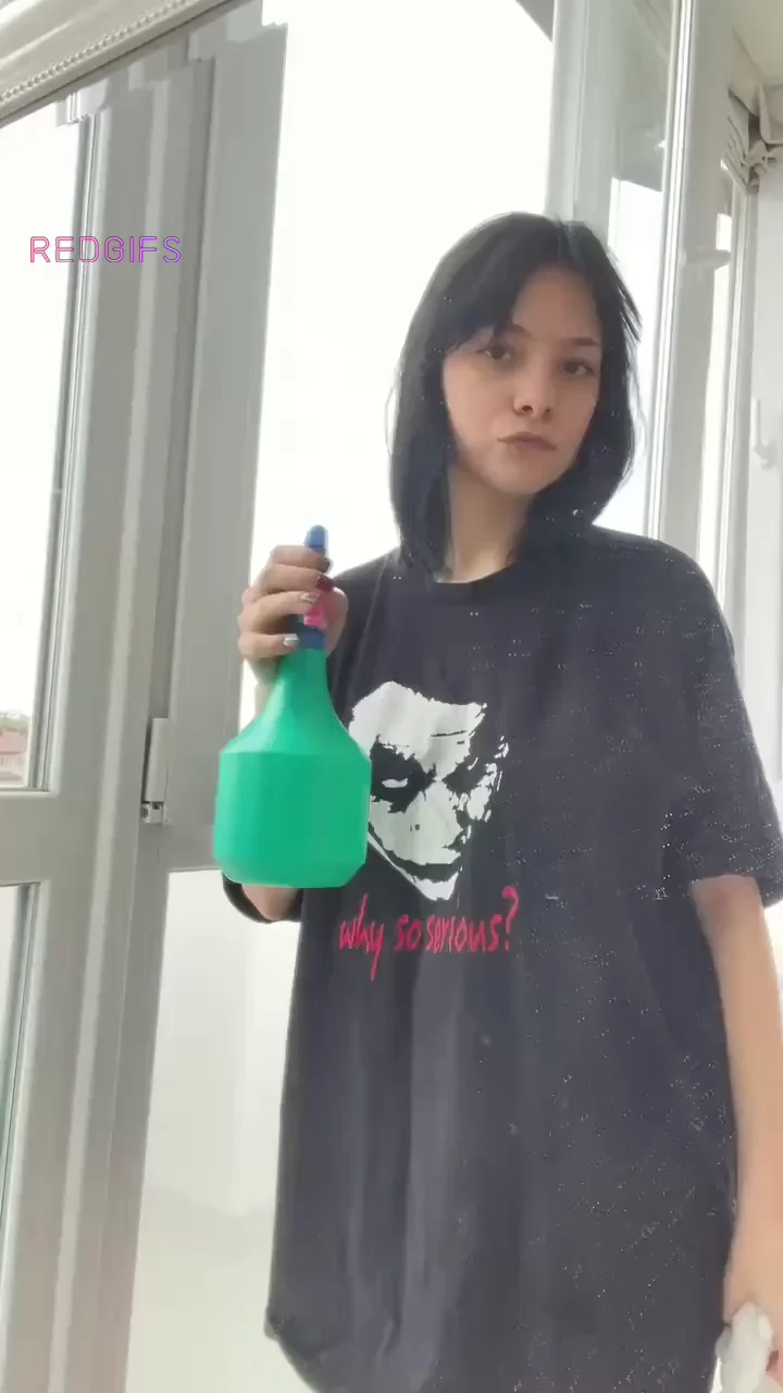 Naughty TikTok Teen Flashes Her Juicy Tits 😋🔥