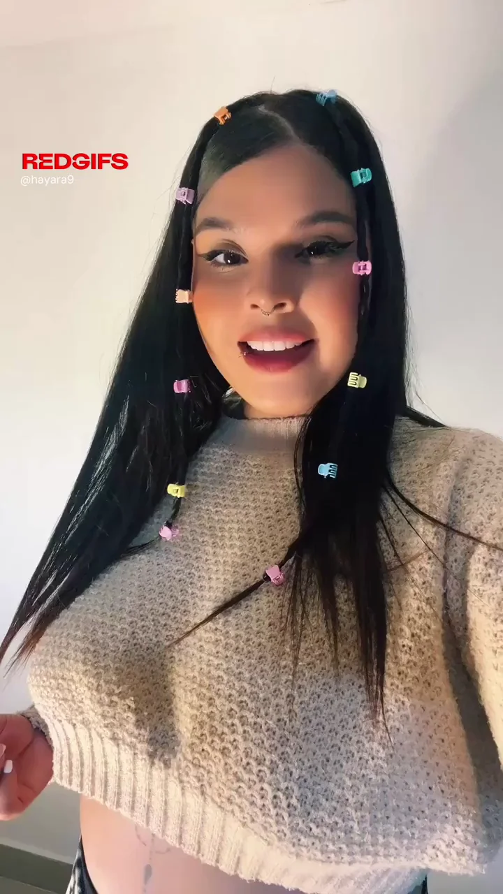 Yoga Pants Grippin' That Thick Latina PAWG Booty Just Right