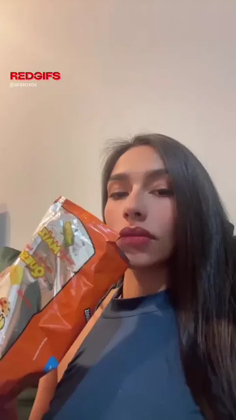Can't Look Away from These Massive Latina Tits 🍈🍈🔥