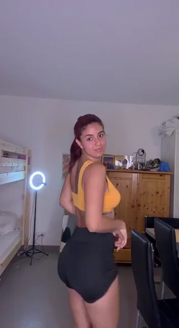 Stripping Off to Flaunt My Juicy Big Ass 🍑🔥