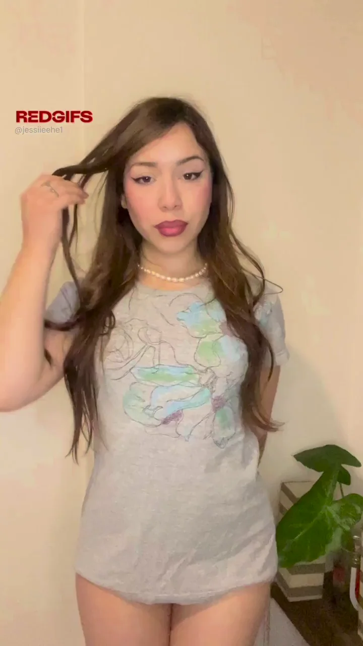 Quick reveal of my 18yo boobs