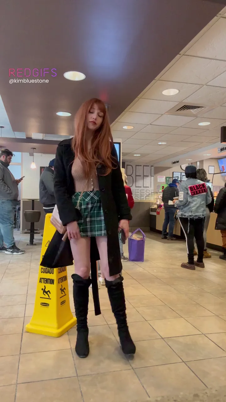 No Panties McDonald's Flash 😈🍔