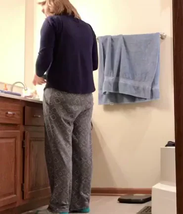 Thick Slut Strips in Kitchen Tease 🍑🔥