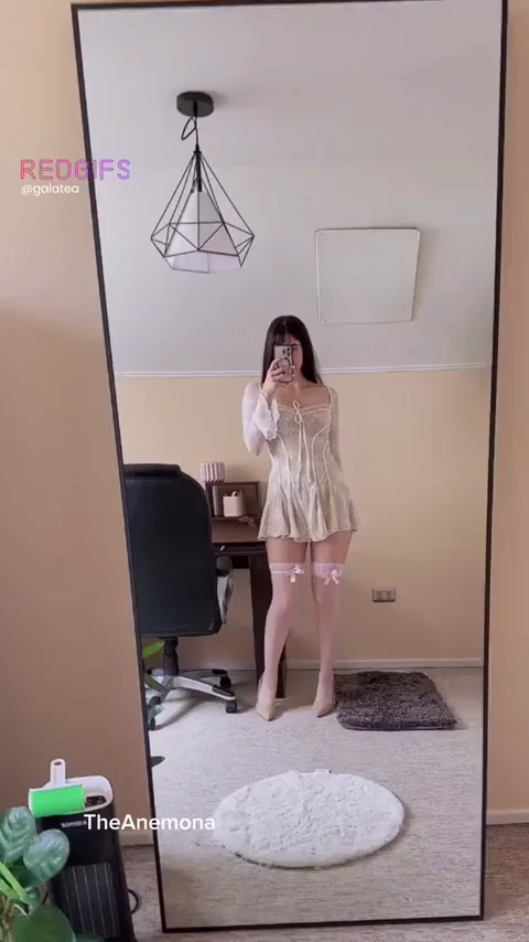 Sorry babe, the dress didn't make it!