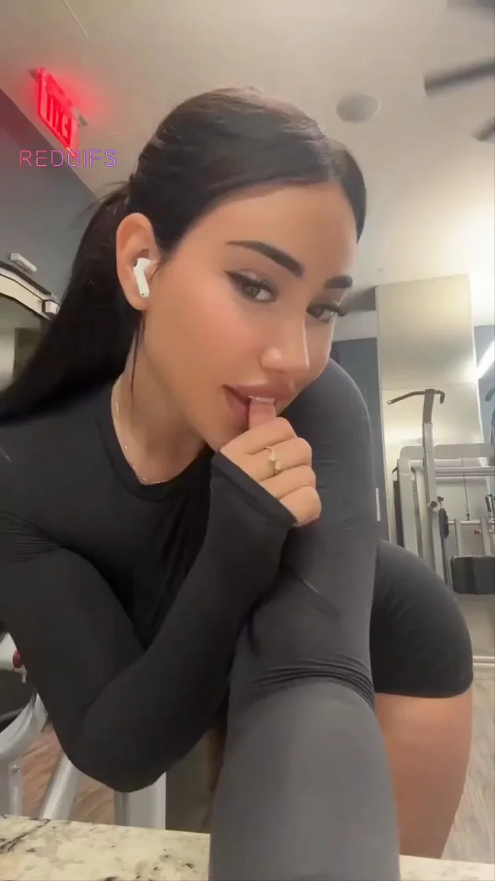 🍑 Legz Diamond: Thick Thot Tease & Beach Booty 🍑
