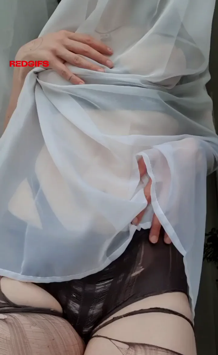 pale goth gf reveal <3