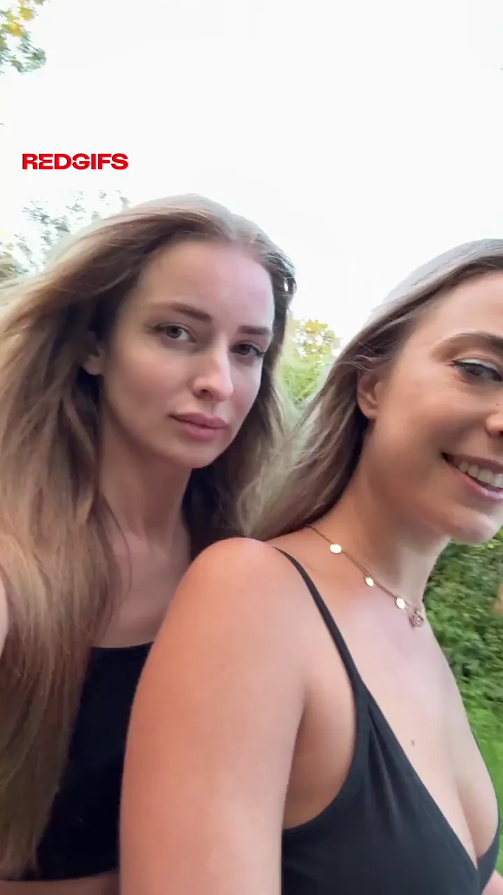 Happy Weekend Big Tit Blonde Teens Flaunting Titties 😍🍈🍈