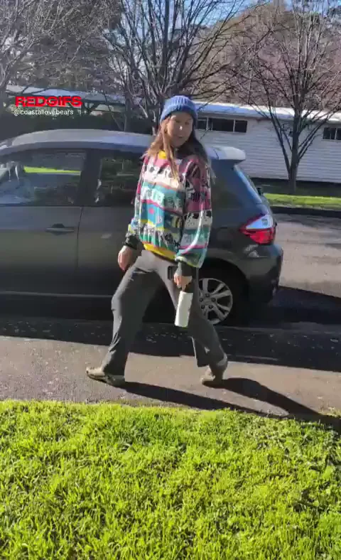 Shaking her thang