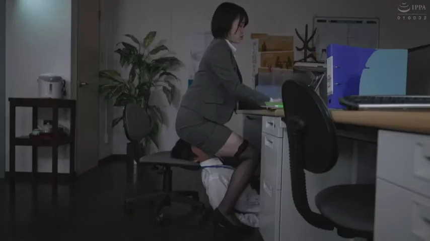 Bossy Office Babe Owns Her Sub with Tits, Ass and Facesitting Domination