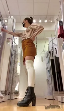 I got bored o[f] masturbating at home so I stepped out to “do some shopping”... it wasn’t long before the panties had to go [OC]