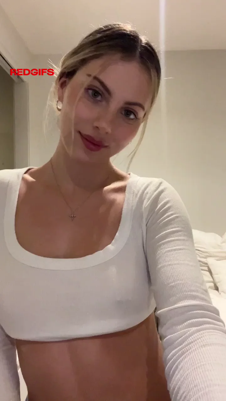 Dropping my perfect natural tits