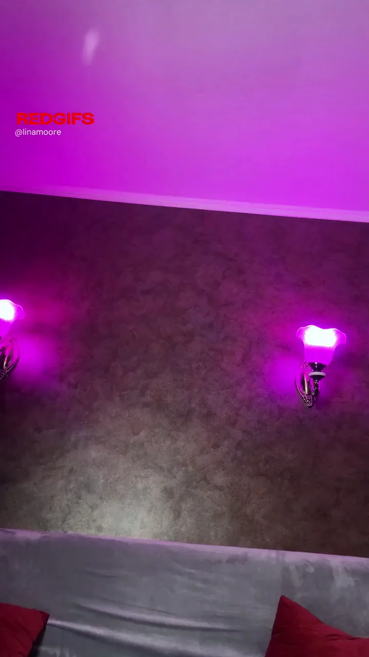 Lina Moore's Slutty Skirt Twerk Tease
