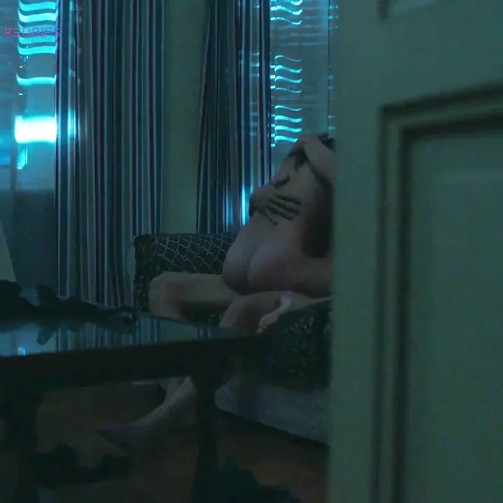 Beatrice Fiorentini's Steamy Nude Tease - Un Amore S01 E05