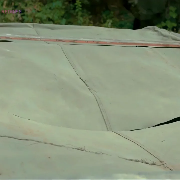 Yuki Mamiya's in-tents plots in Wet Woman in the Wind (JP-2016) [upscaled]
