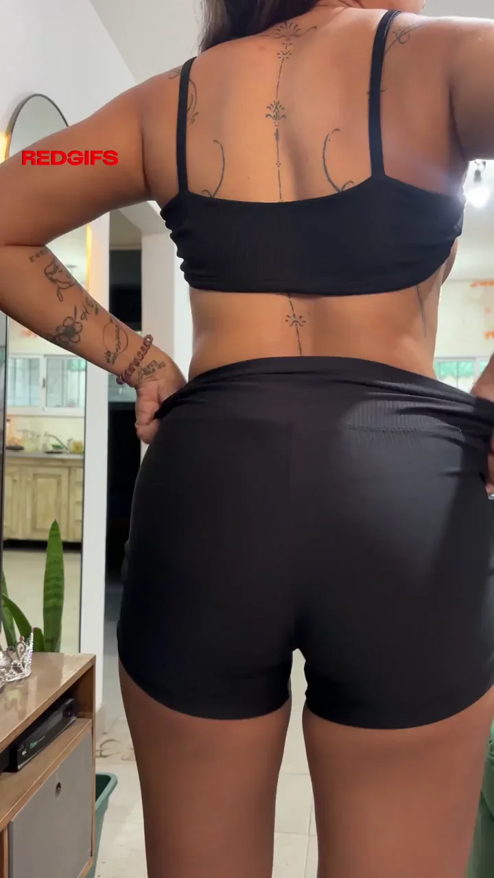 🍑 Perfect Nose-Dive into This Juicy Yoga Pants Ass 😍