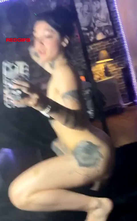 🔥 Super Horny Inked Babe Teases Her Juicy Tits & Ass Today 😈🍑
