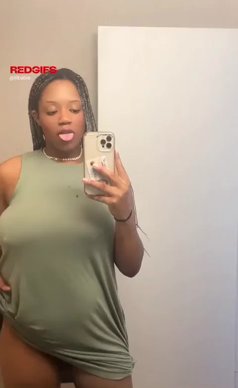 Ebony Boobie Reveal