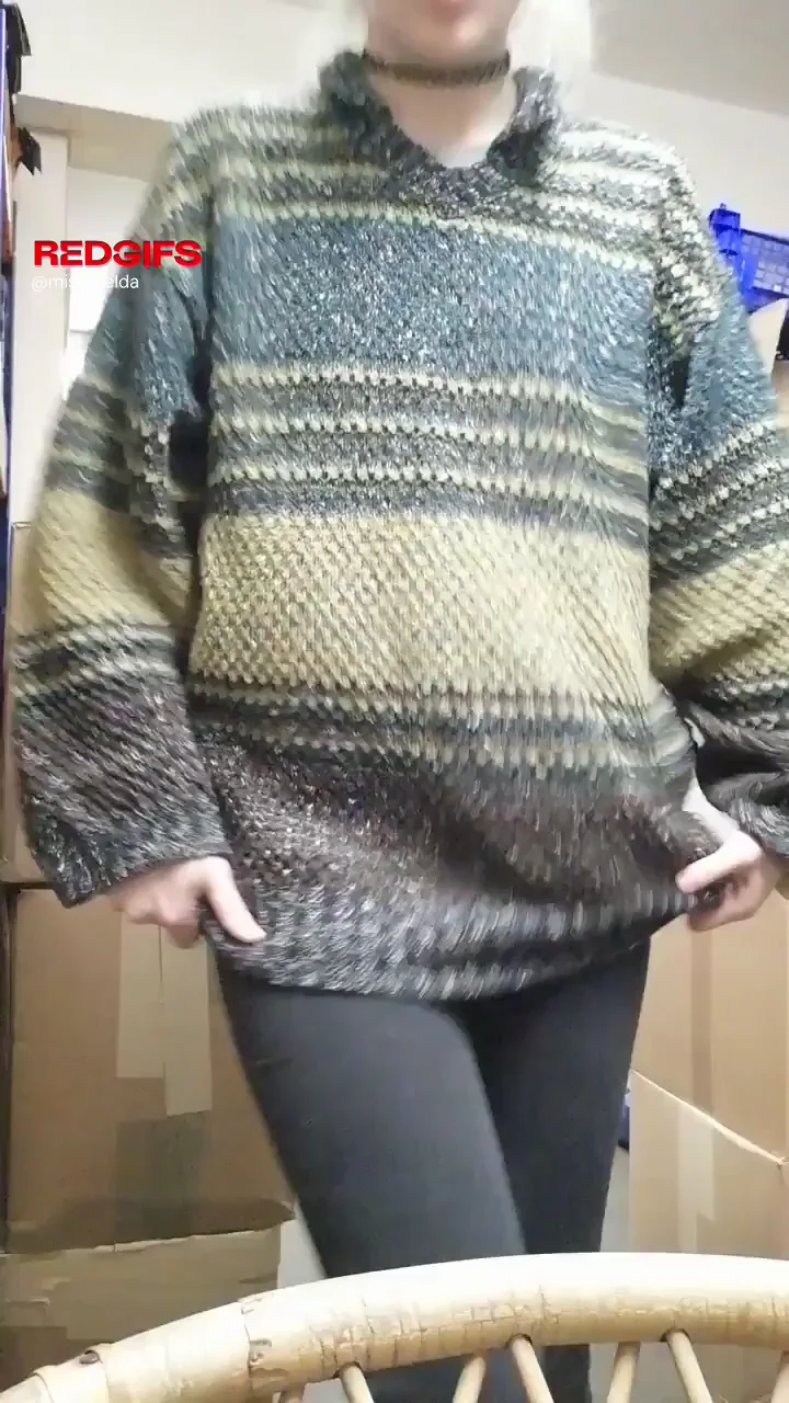 Baggy clothes at work = great for stripping