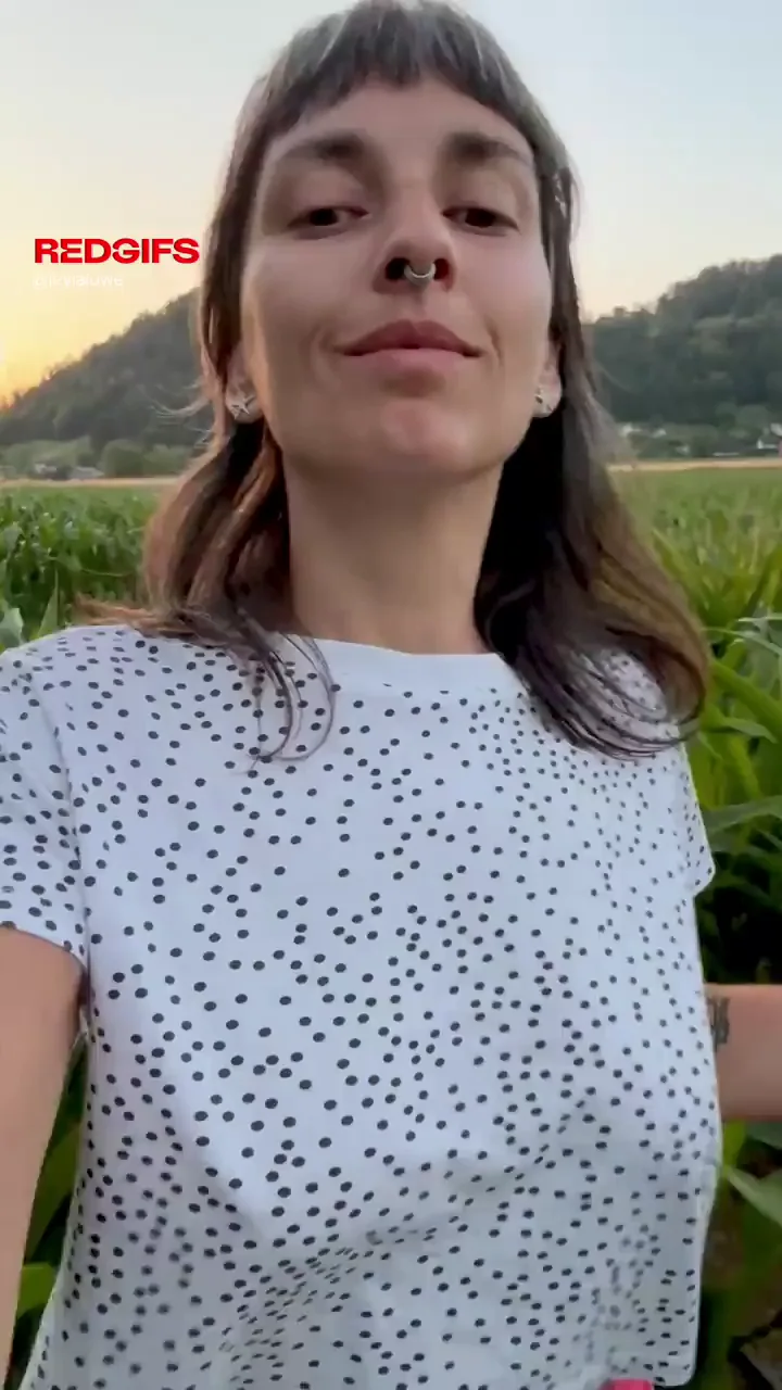 Just a simple country girl with bouncing boobs