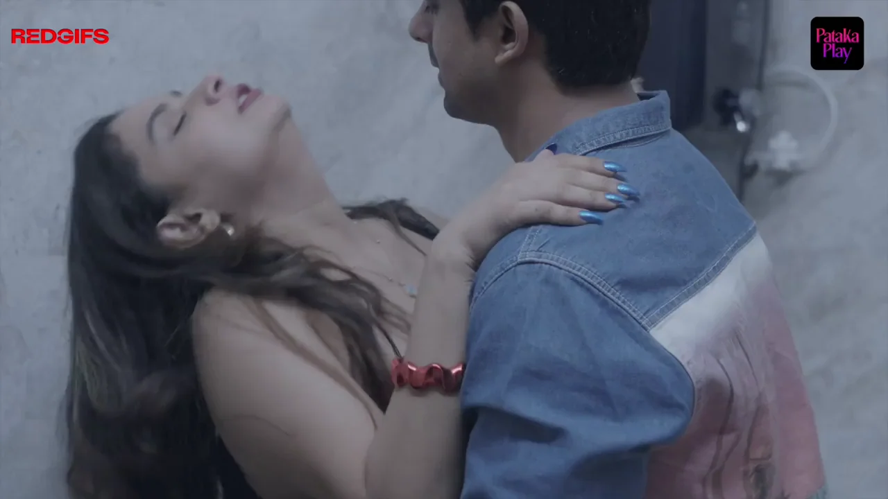 😵‍💫 Drunk Night Tangle: Thick Asian Babe Wakes Up Pretending No Fuck Happened 🔥