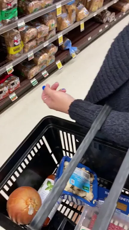 Who else squeezes the melons at the store to see if they’re ripe? [GIF]