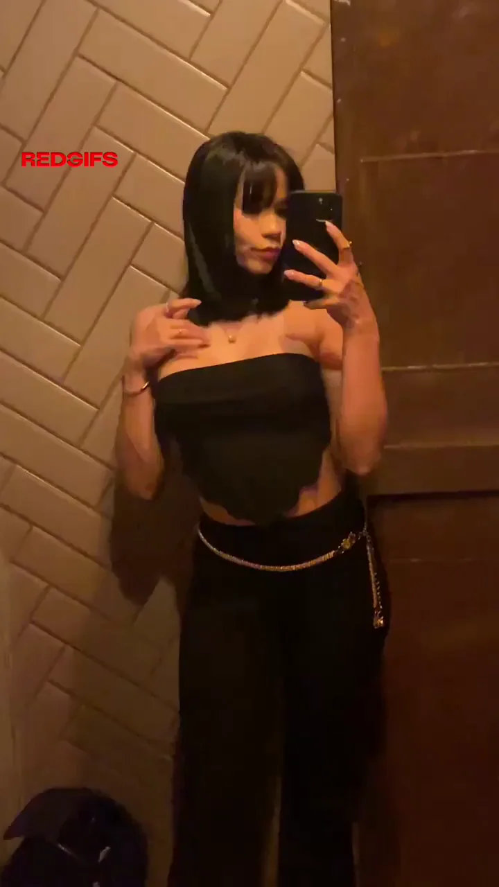 Oops! Shirt Dropped, Tits Popped Out 😈🍒
