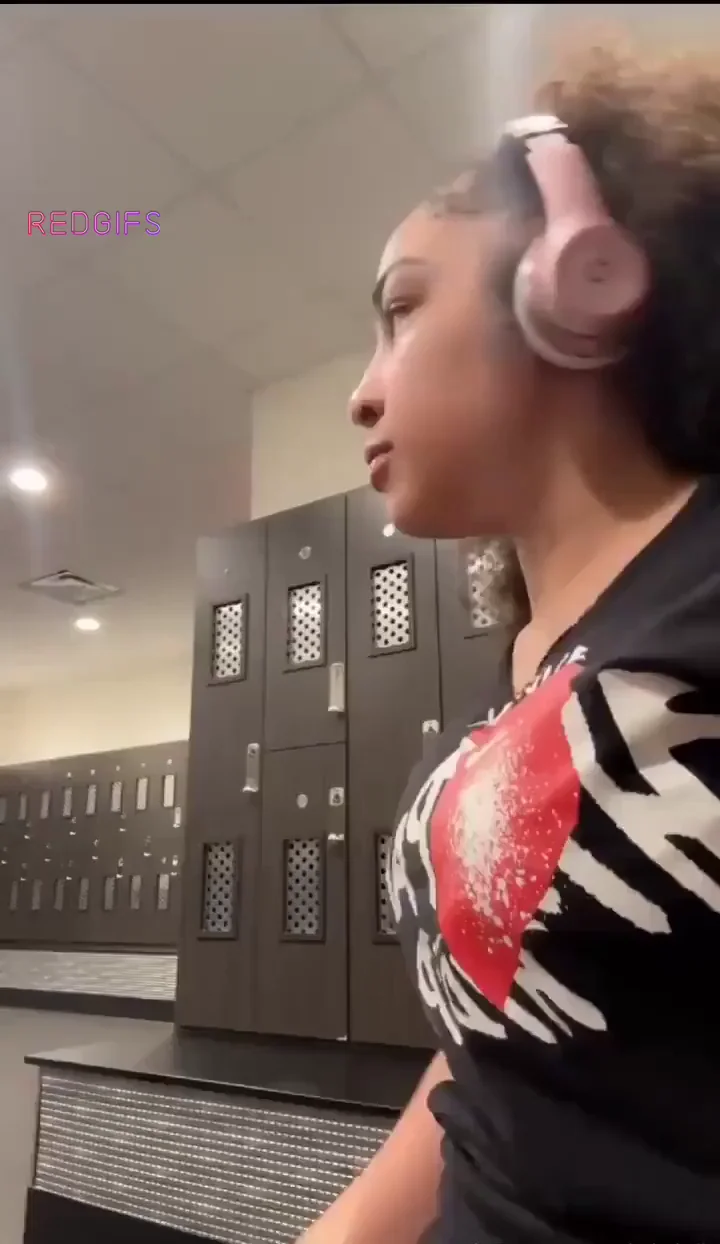 🍑 Locker Room Booty Clappin' Teen Slut 🔥