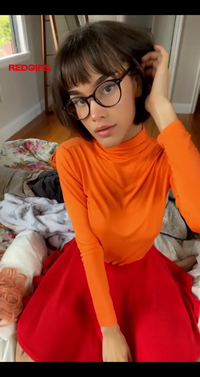 Pierced Tits Mystery: Busty Velma Egirl Tease Reveal